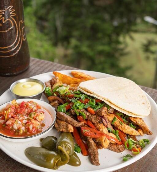 منتجع Rivel   Restaurant & Nature Retreat