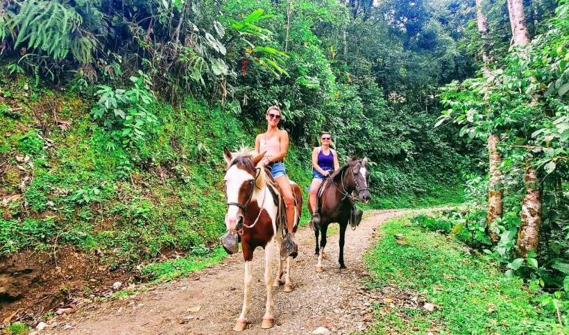 منتجع Rivel   Restaurant & Nature Retreat