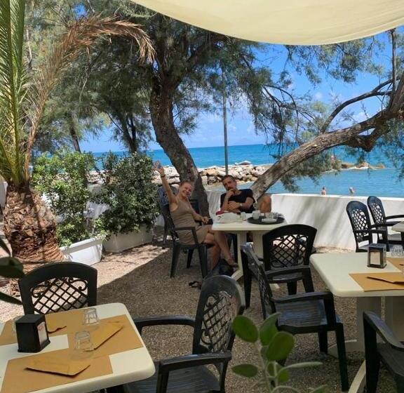 Testa Di Monaco Basic Beach Accommodations