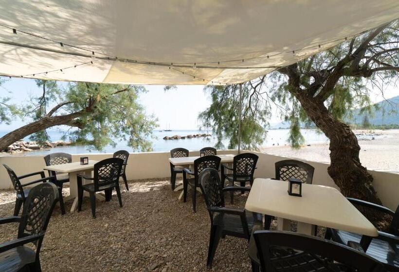 Testa Di Monaco Basic Beach Accommodations