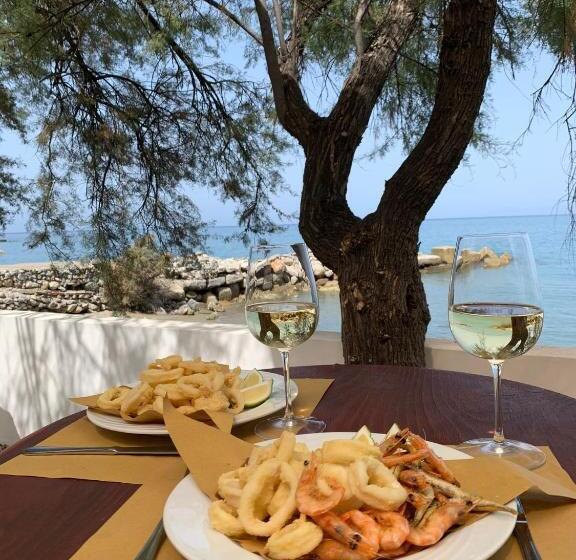 Testa Di Monaco Basic Beach Accommodations