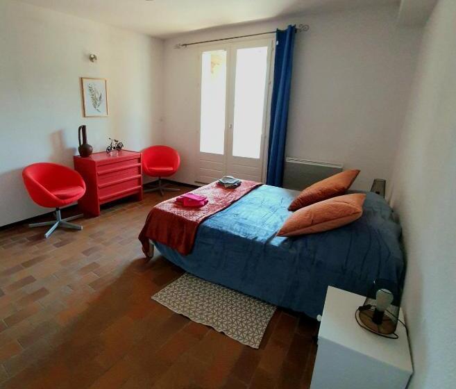 הוסטל Auberge Collective Cozy&family