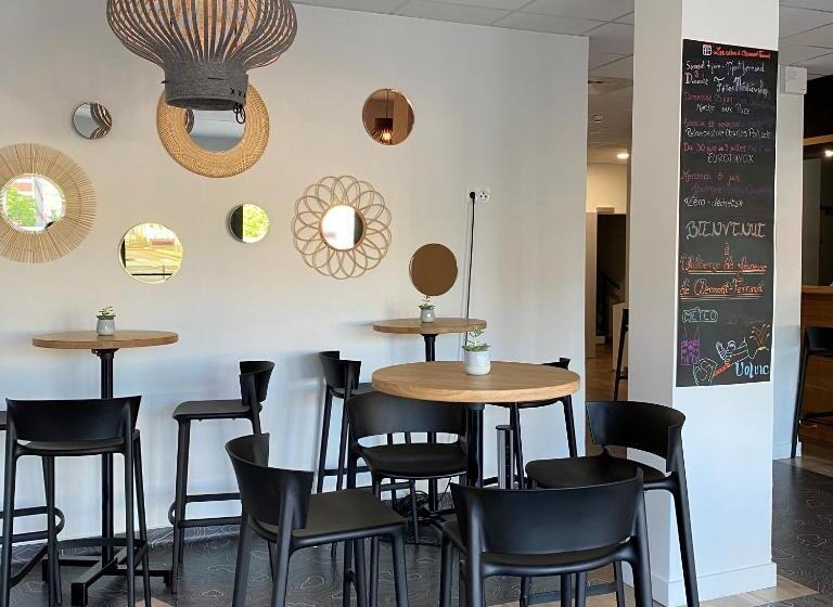 הוסטל Auberge De Jeunesse Hi Clermont Ferrand