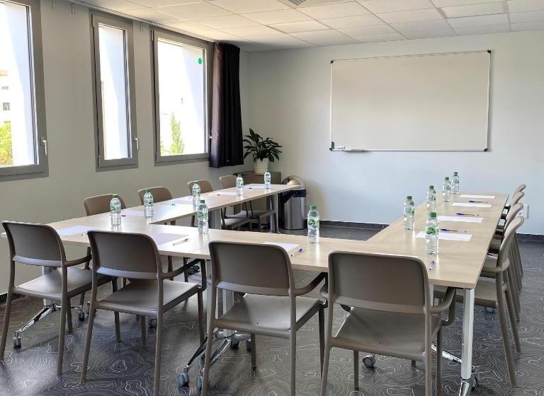 הוסטל Auberge De Jeunesse Hi Clermont Ferrand