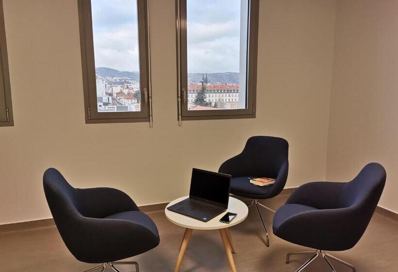 הוסטל Auberge De Jeunesse Hi Clermont Ferrand