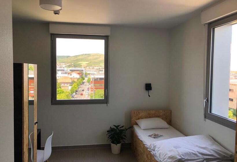 הוסטל Auberge De Jeunesse Hi Clermont Ferrand