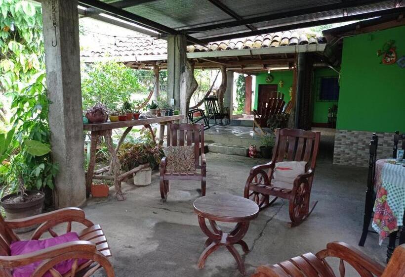 호스텔 Loren S House