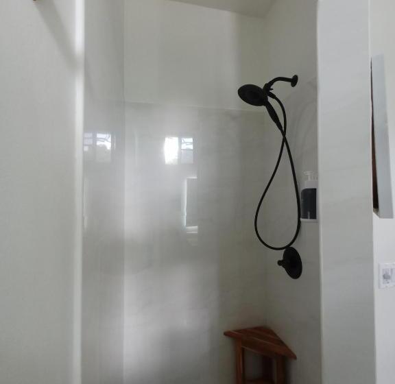 Общежитие The Sea Glass Inn