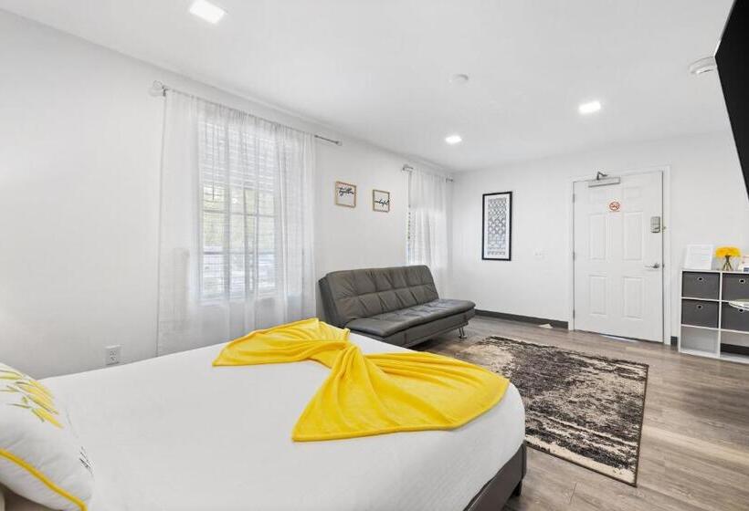 فندق صغير Sunset Inn South Miami