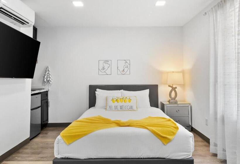 فندق صغير Sunset Inn South Miami