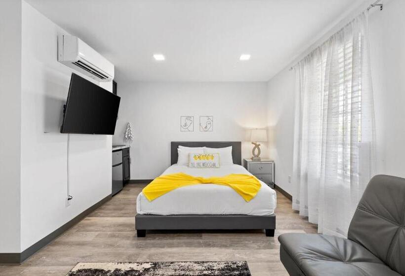 فندق صغير Sunset Inn South Miami