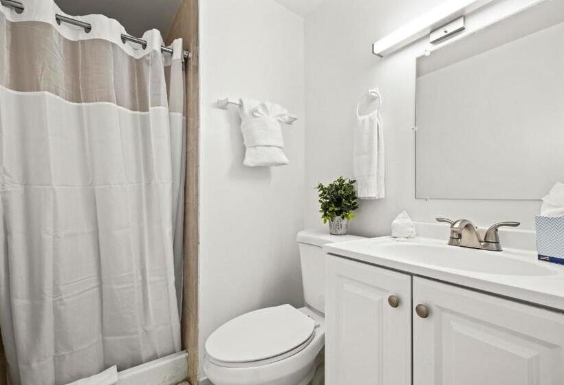 فندق صغير Sunset Inn South Miami