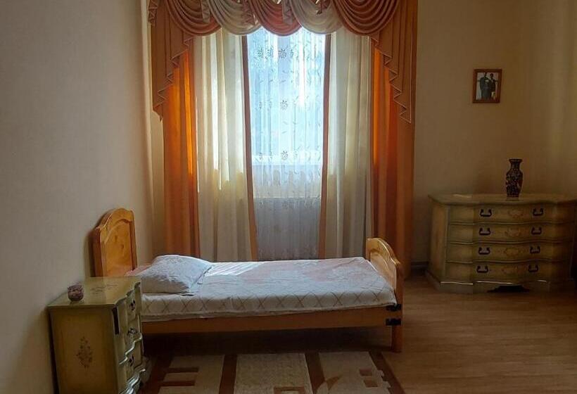 مبيت وإفطار Bb Student