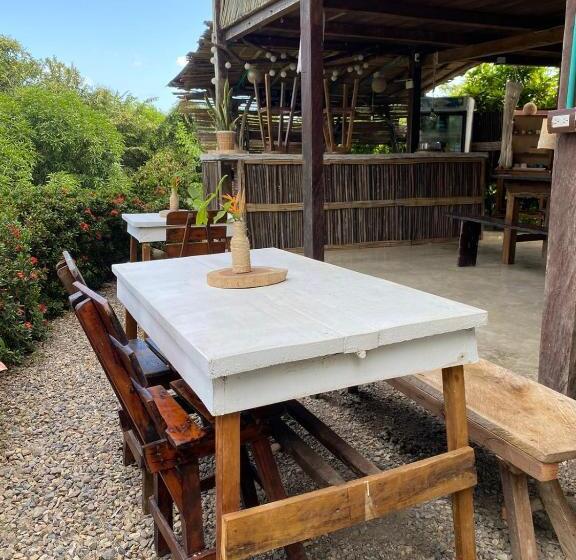 تختخواب و صبحانه Bonita Hostel