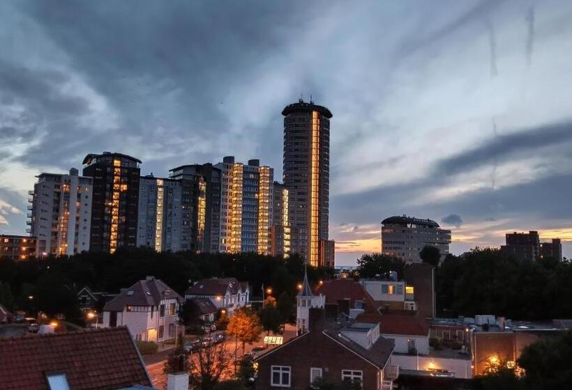 تختخواب و صبحانه Breakfast At Carin’s