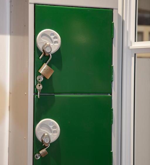 تختخواب و صبحانه Flo S Atelier   Family Studio