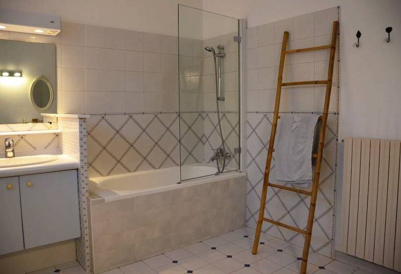 צימר La Bastide Des Lavandières