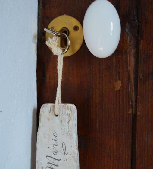 צימר La Bastide Des Lavandières