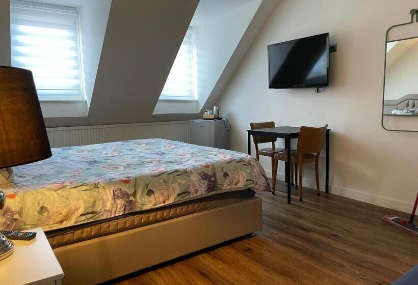 تختخواب و صبحانه Mg Bb