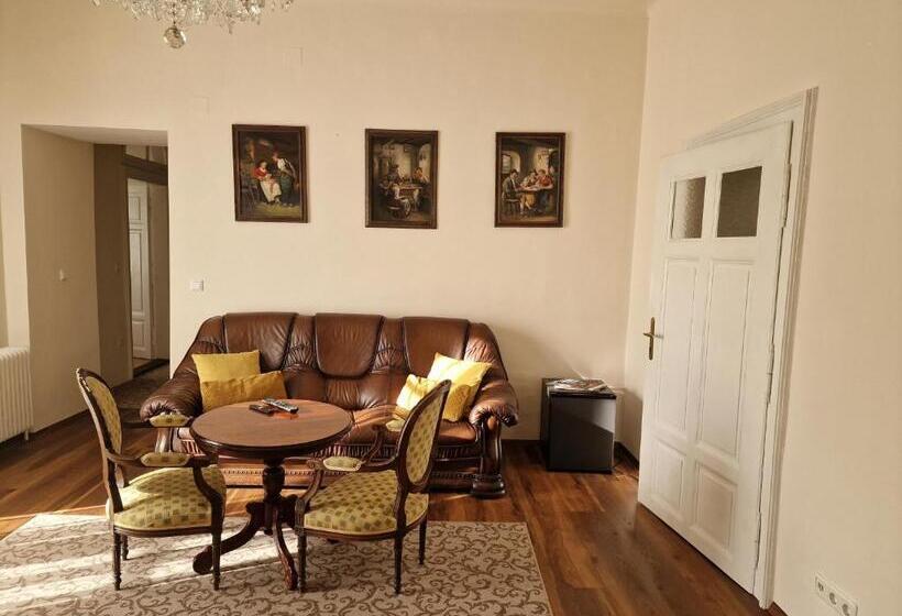 Bed and Breakfast Palais Kneissl