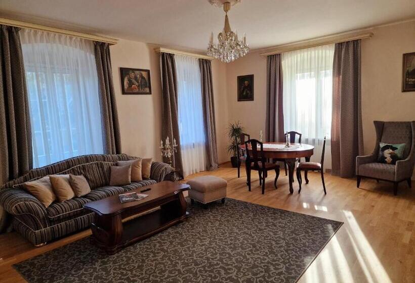 Bed and Breakfast Palais Kneissl