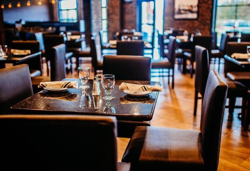 Cobblestone Hotel & Suites International Falls