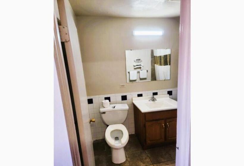 Hillside Manor Motel