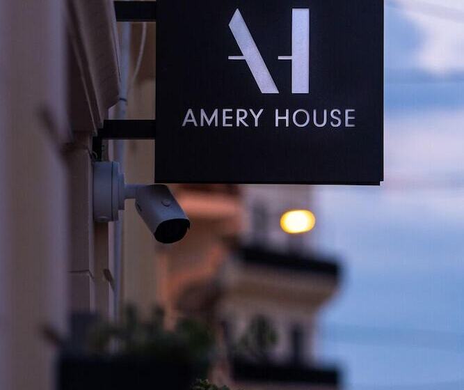 هتل Amery House