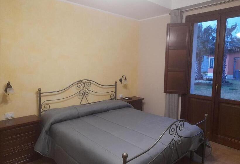 ホテル Arcobaleno Dell Etna