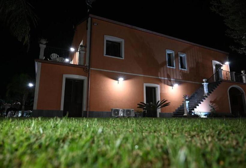 ホテル Arcobaleno Dell Etna