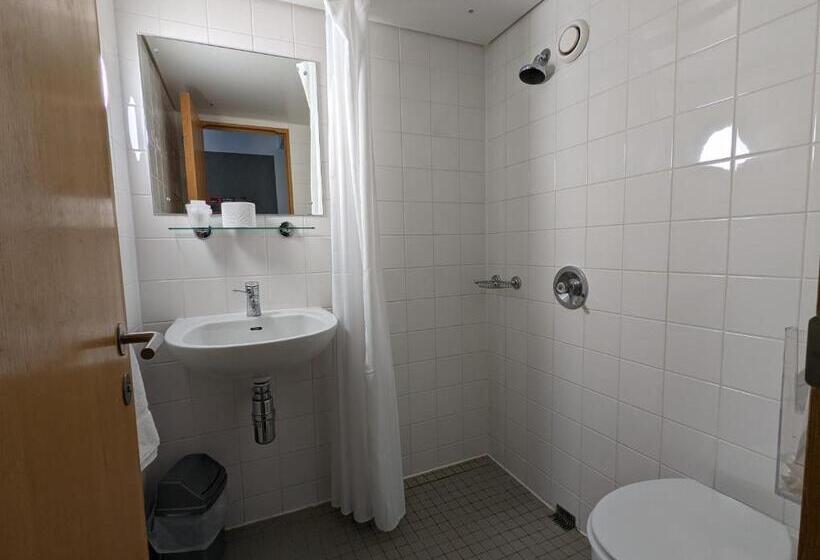 Отель Broadview