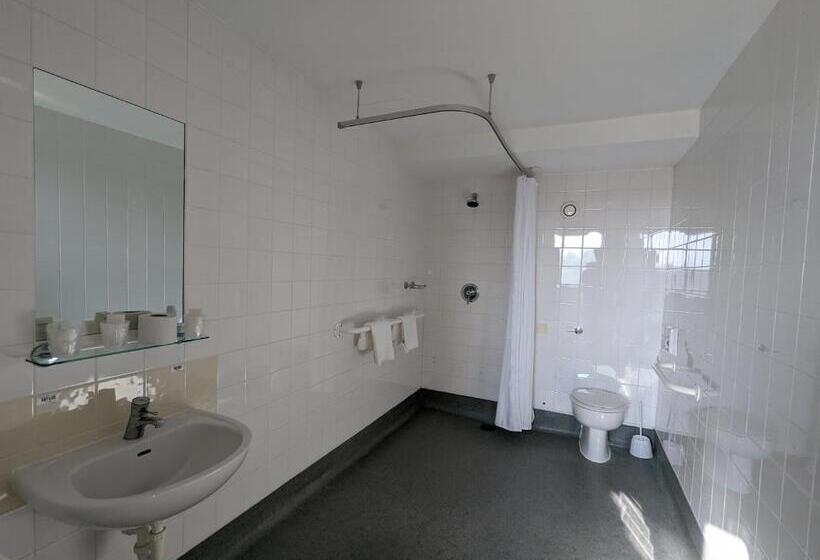 Отель Broadview