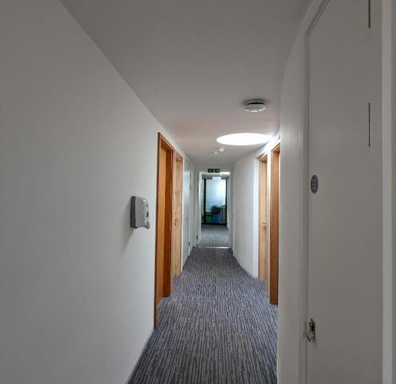 Отель Broadview