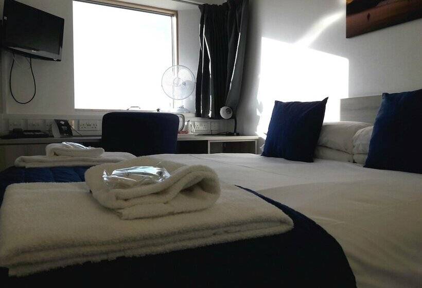 Отель Broadview