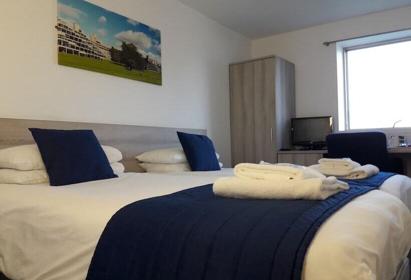 Отель Broadview