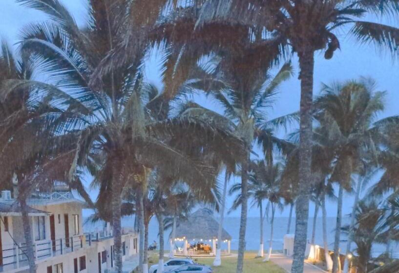 Отель Costa Belle