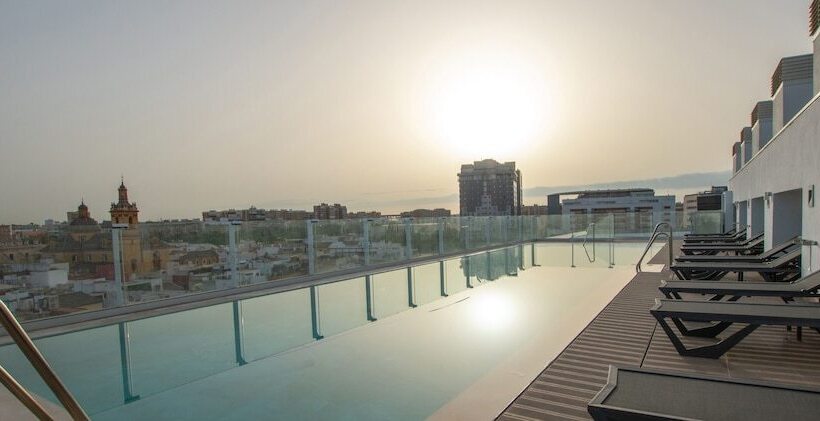 هتل Giralda Center