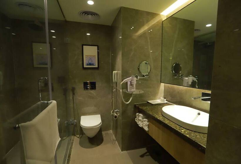 בית מלון כפרי Grand Sarovar Portico, Latur