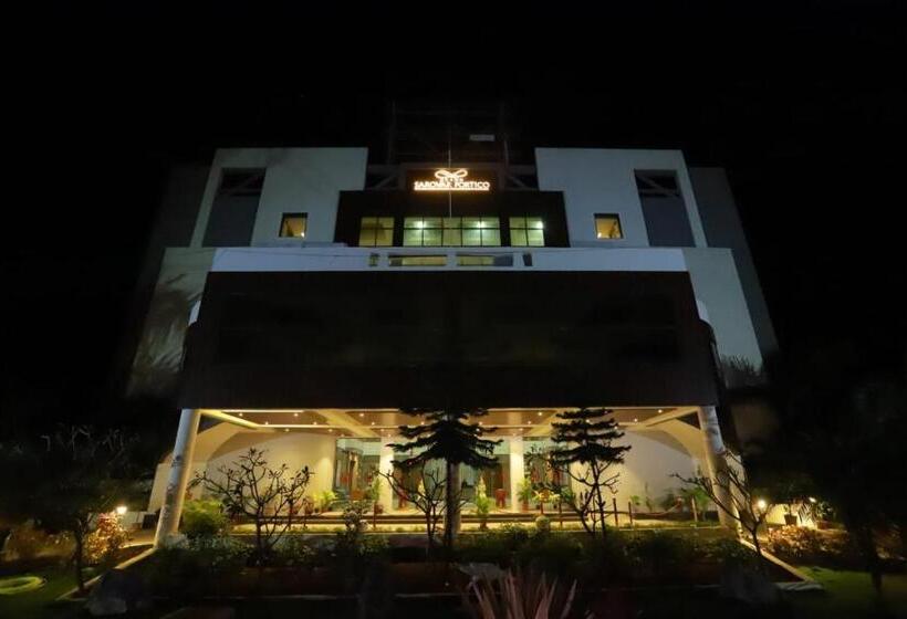 בית מלון כפרי Grand Sarovar Portico, Latur