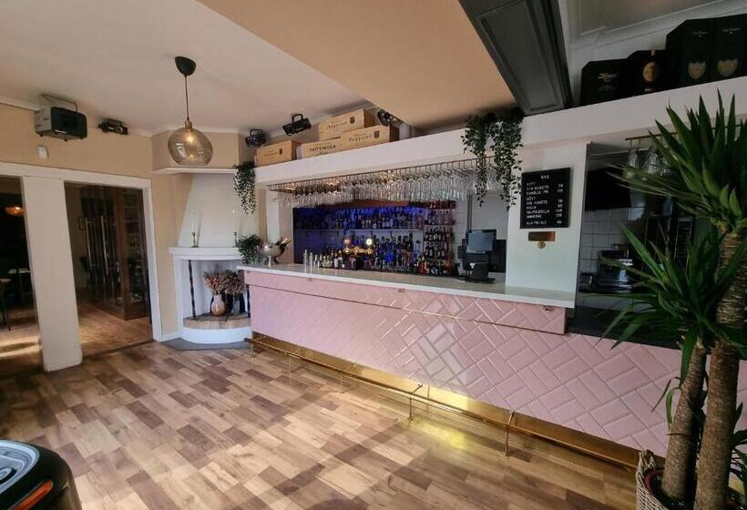 酒店 L Gästis Tierp