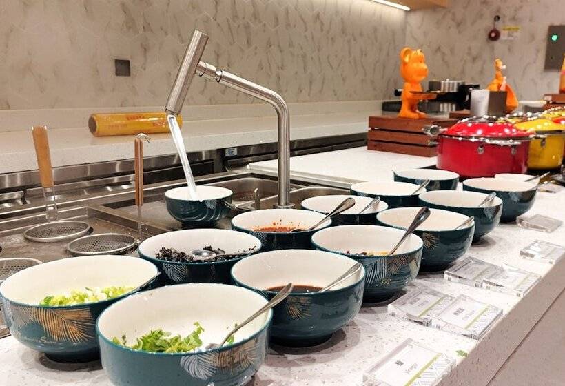 Отель Hilton Garden Inn Anshan