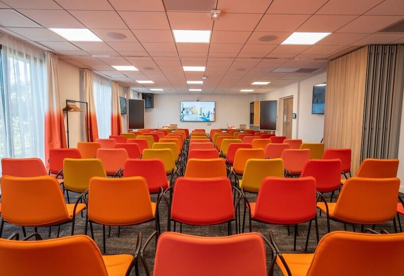 هتل Holiday Inn   Bordeaux Merignac, An Ihg