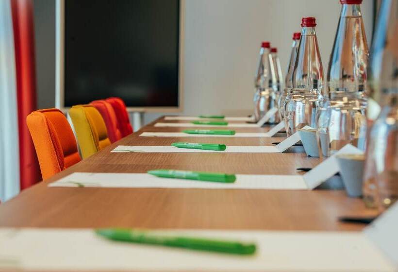 هتل Holiday Inn   Bordeaux Merignac, An Ihg