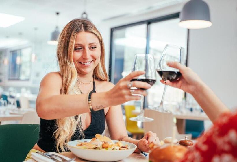 هتل Holiday Inn   Bordeaux Merignac, An Ihg