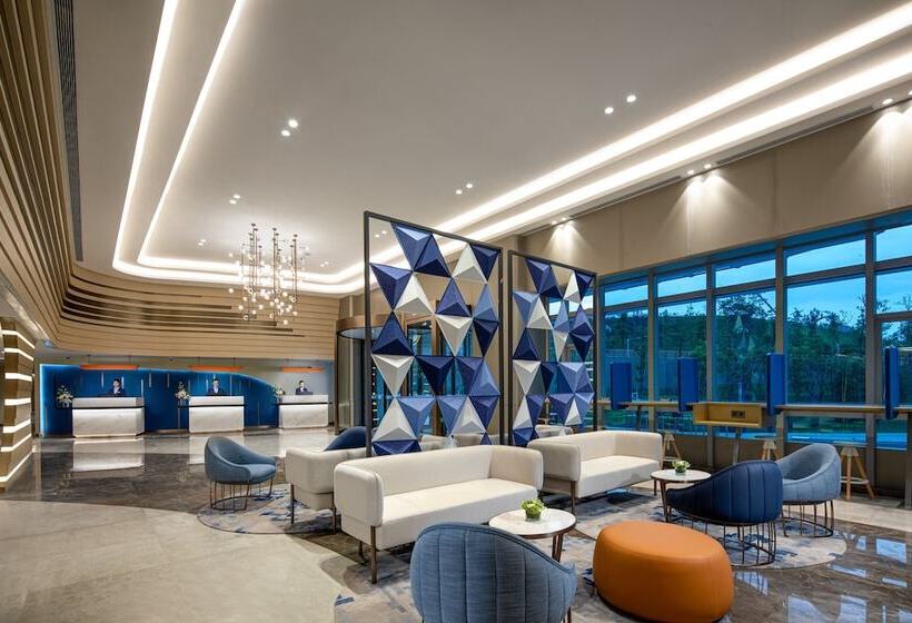 בית מלון כפרי Holiday Inn Express Yibin By Ihg