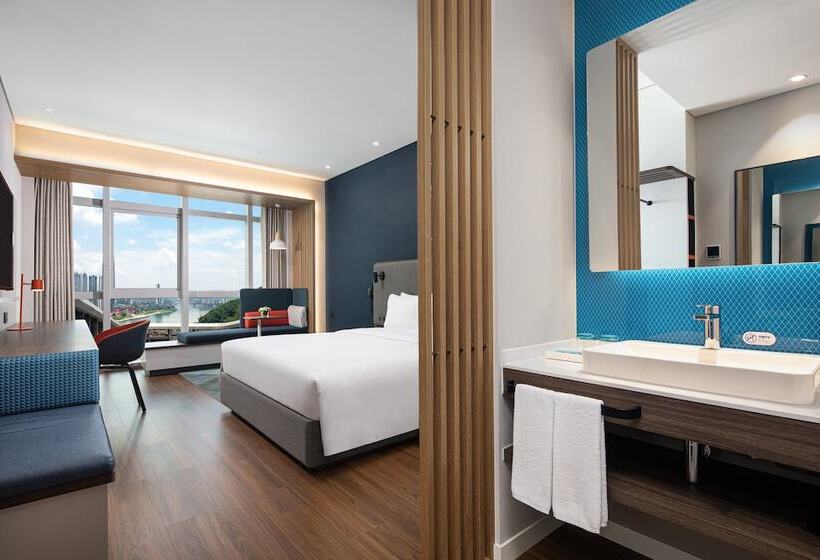 בית מלון כפרי Holiday Inn Express Yibin By Ihg