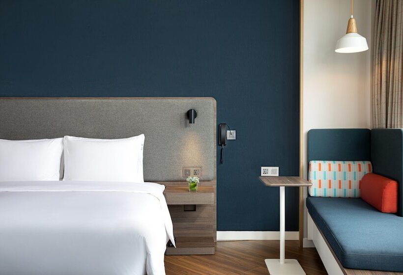 בית מלון כפרי Holiday Inn Express Yibin By Ihg