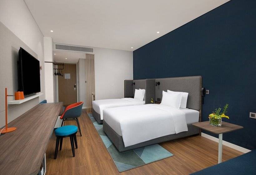 בית מלון כפרי Holiday Inn Express Yibin By Ihg