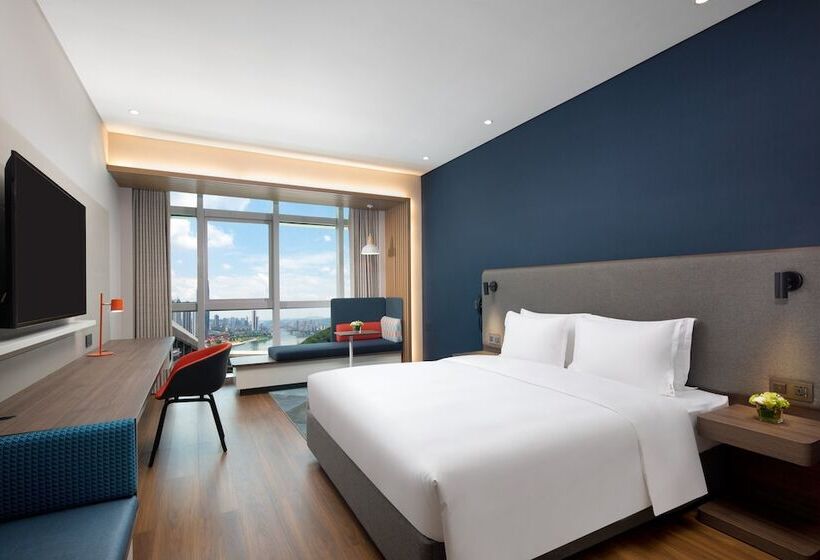 בית מלון כפרי Holiday Inn Express Yibin By Ihg