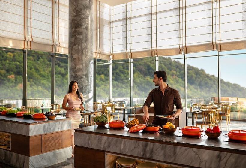 Hotel Hyatt Regency Dehradun Resort And Spa